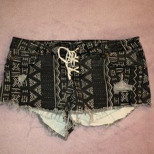 💕Tribal Billabong shorts